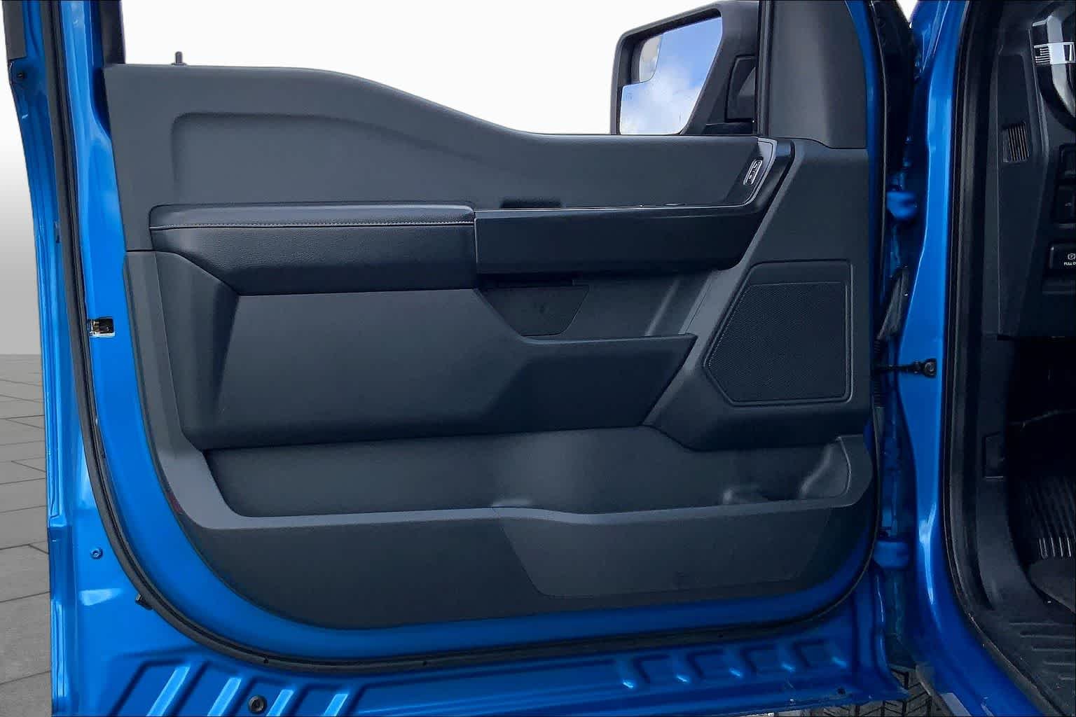 Used 2021 Velocity Blue Ford XL image 21