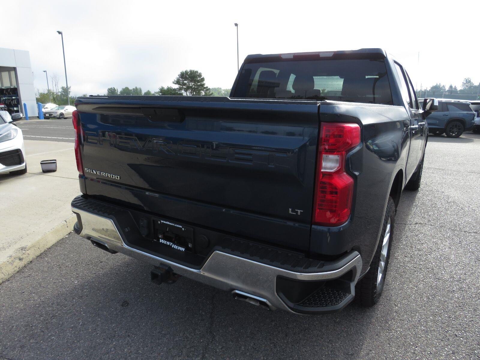 Used 2019  CHEVROLET TRUCK  image 8