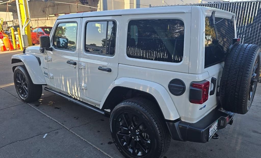 Used 2021 White/off-white Jeep Unlimited Sahara 4xe image 6