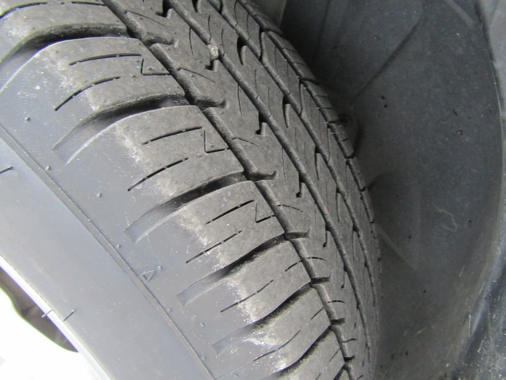 Used 2024 White Jeep Latitude image 25