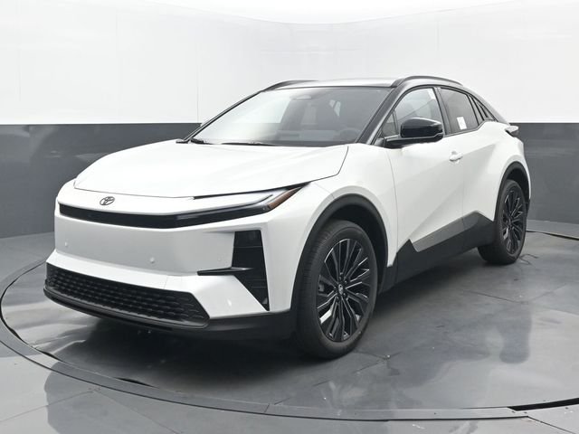 New 2026 Wind Chill Pearl/Black Toyota XSE image 23