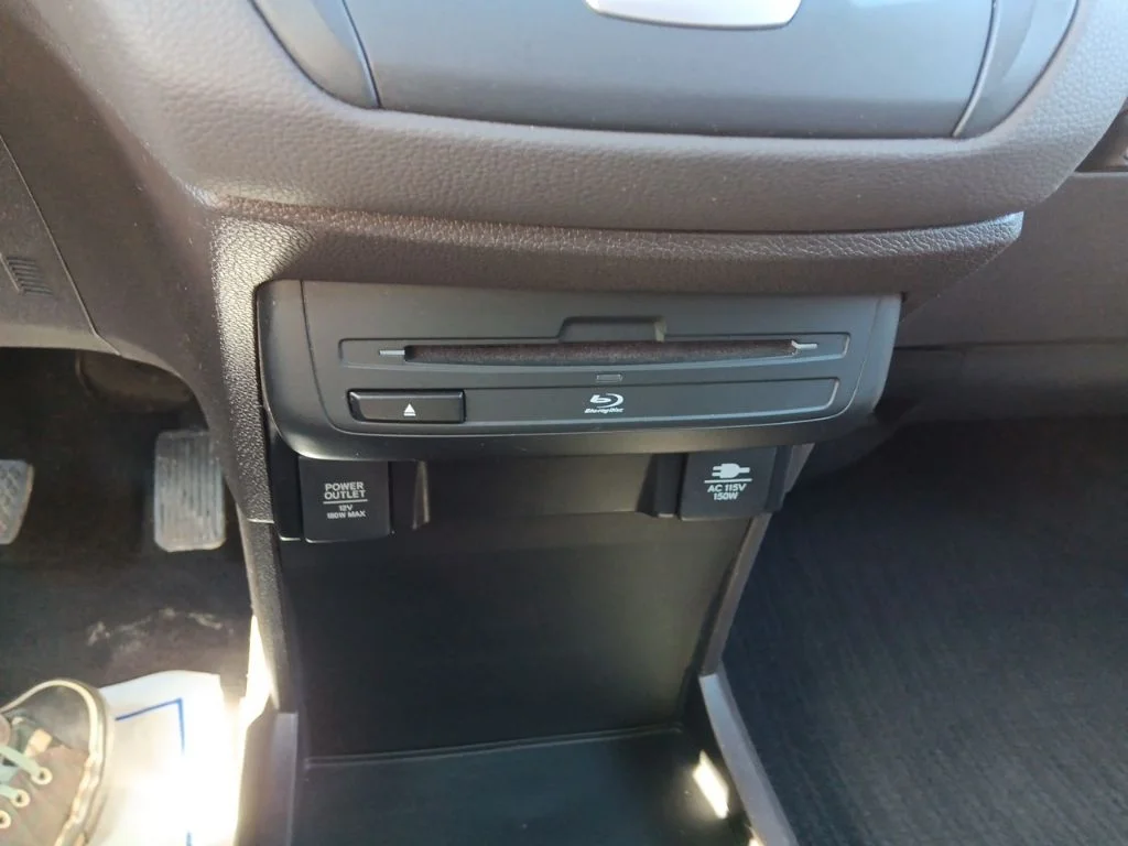 Used 2018 White Diamond Pearl Honda EX-L image 24