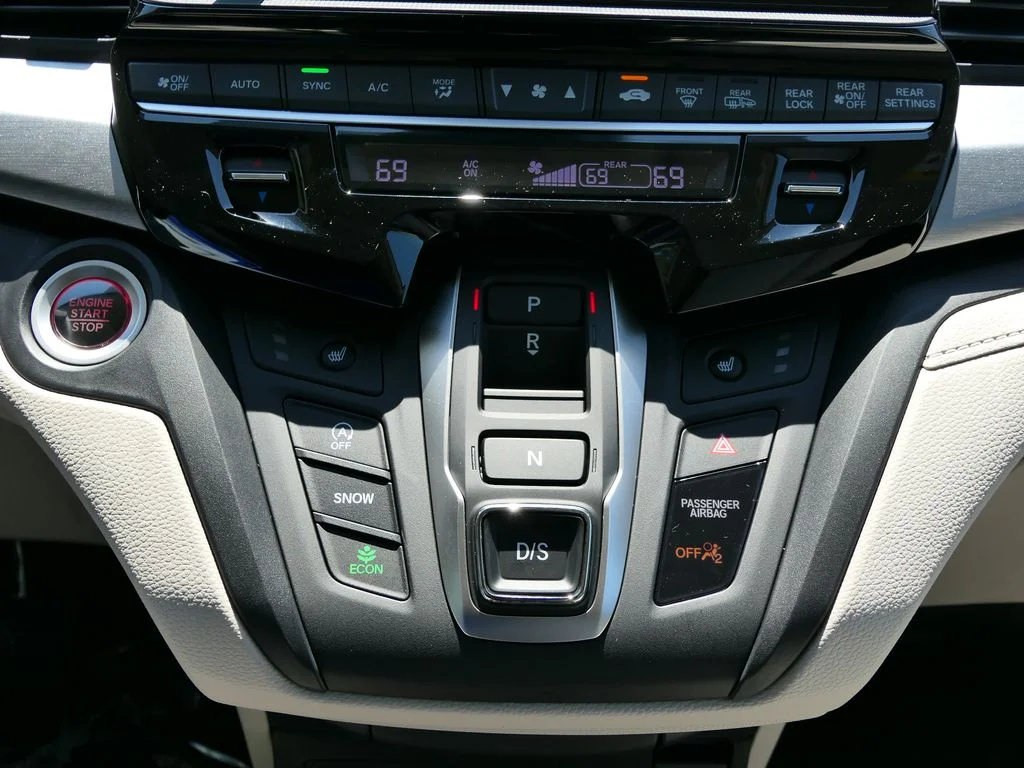 New 2026 Platinum White Pearl Honda EX-L image 25