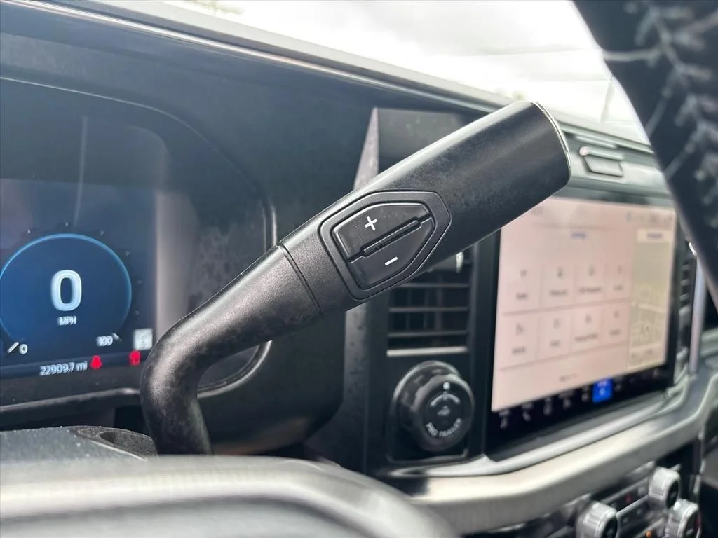 Used 2025 Black Ford Platinum image 33