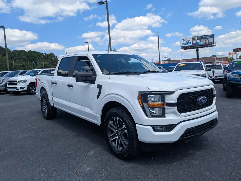 Used 2023  Ford XL 2WD SuperCrew 5.5