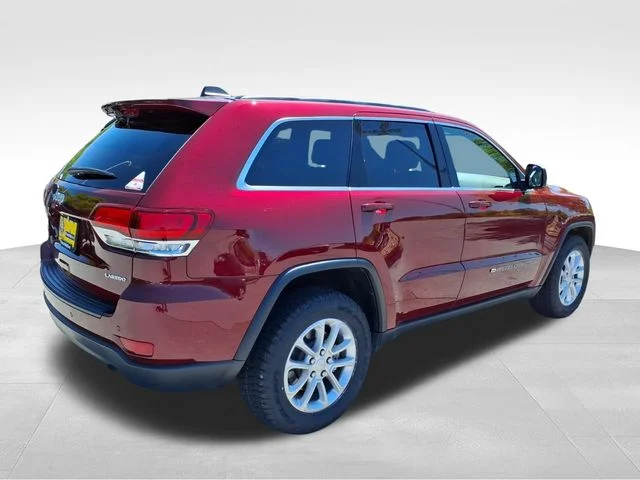 Used 2022 Red Jeep Laredo X image 11