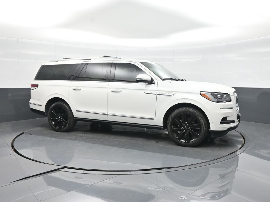 Used 2024 White Lincoln Reserve image 20