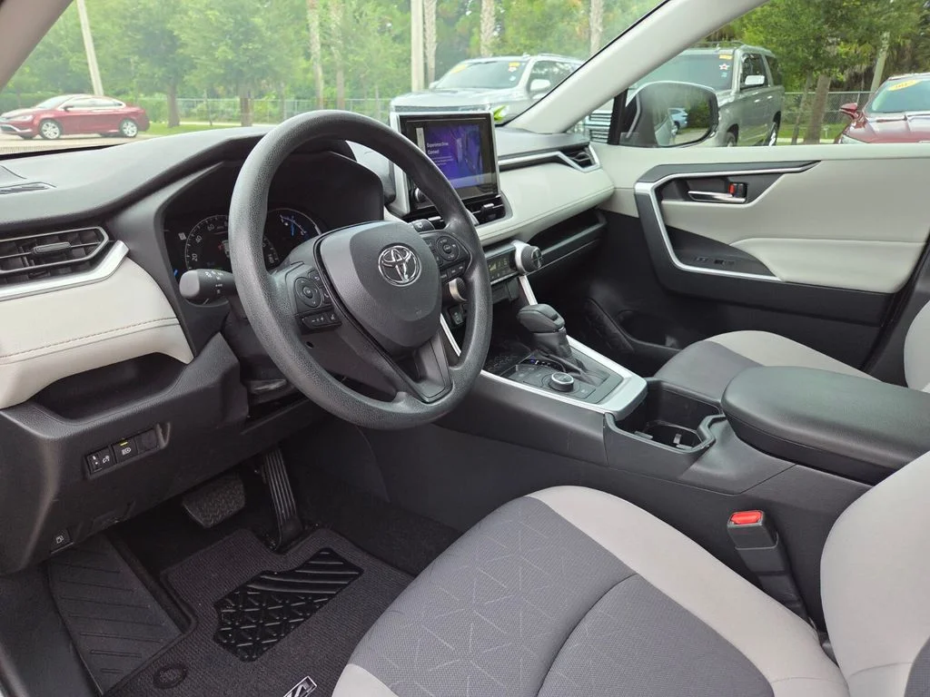 Certified Used 2025 Silver Toyota XLE image 26