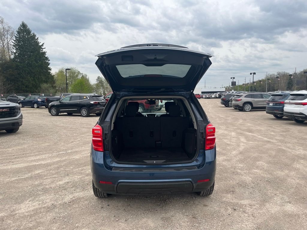 Used 2017 Patriot Blue Metallic Chevrolet LT image 10