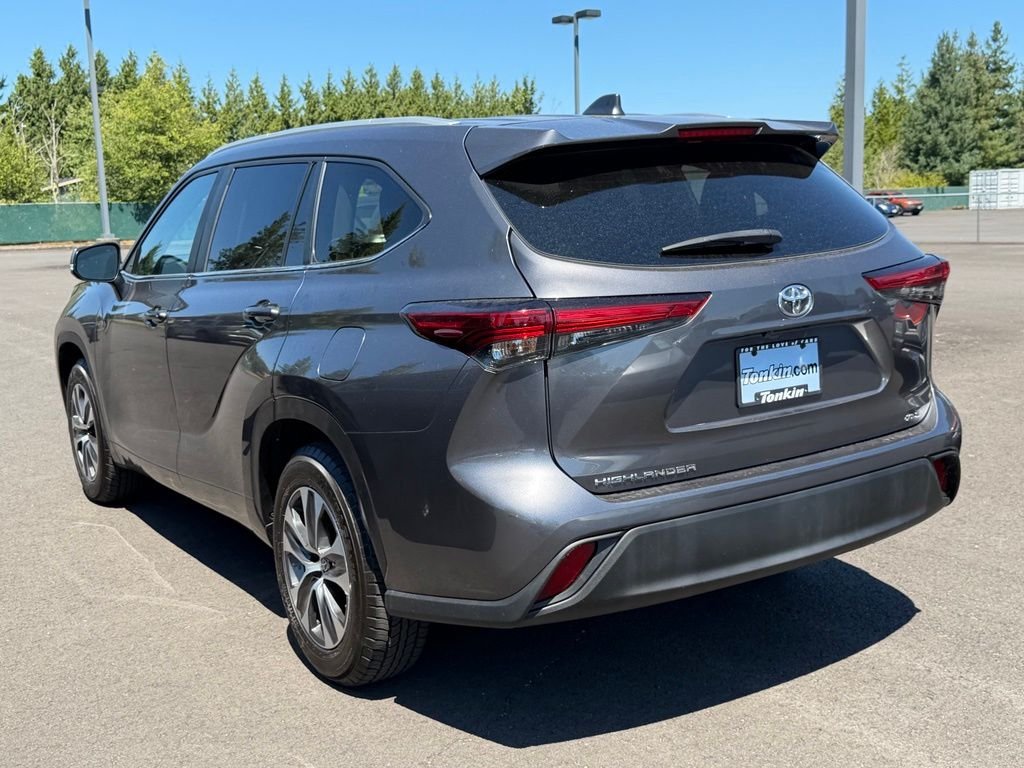 Used 2023 Magnetic Gray Metallic Toyota XLE image 5