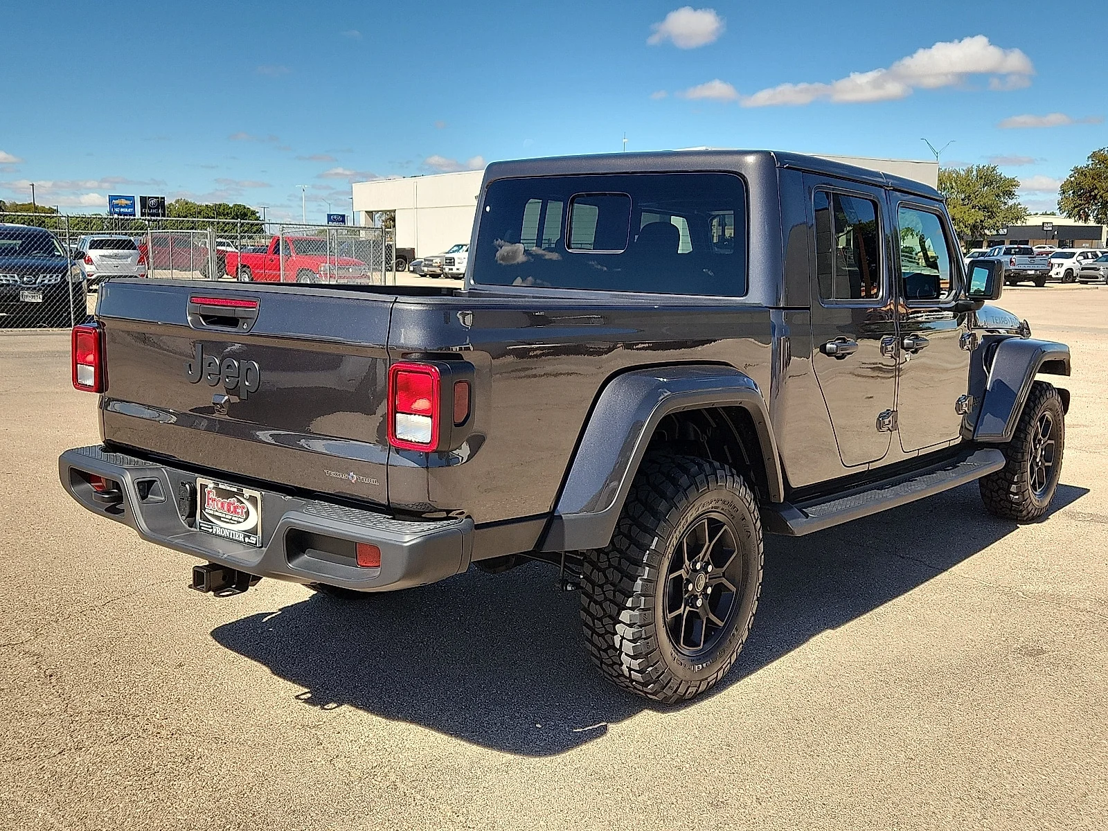 New 2026 Granite Crystal Metallic Clear-Coat  Paint Jeep TEXAS TRAIL 4X4 image 4