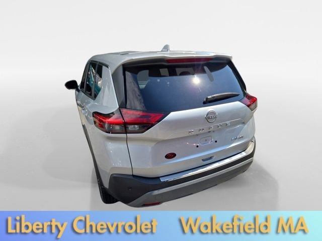 Used 2023 Brilliant Silver Nissan SV image 4