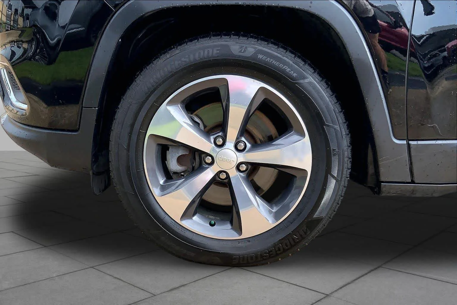 Used 2019 Diamond Black Crystal Pearlcoat Jeep Limited image 11