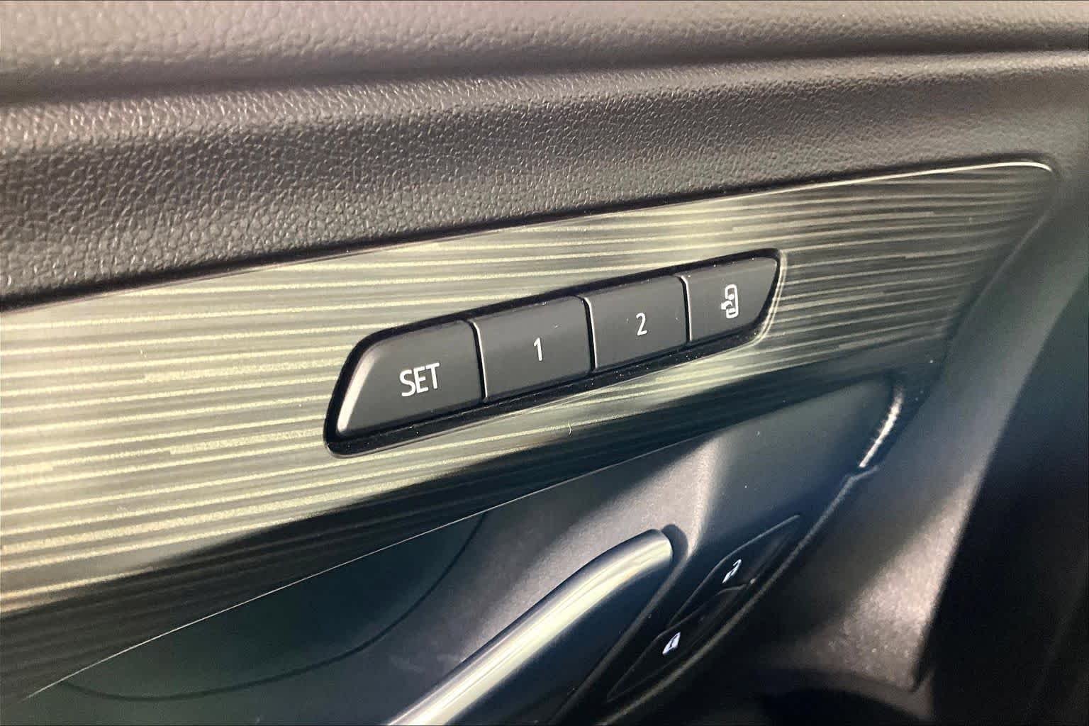 Used 2024 Sterling Metallic GMC SLT image 32