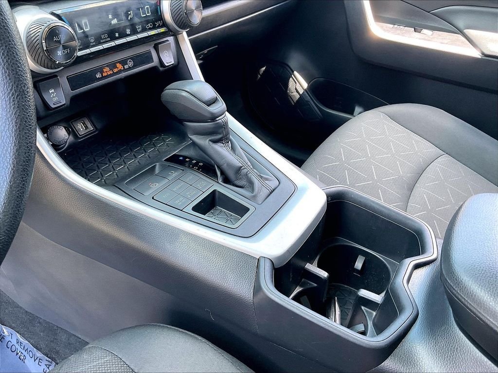 Used 2024 Ice Toyota XLE image 19