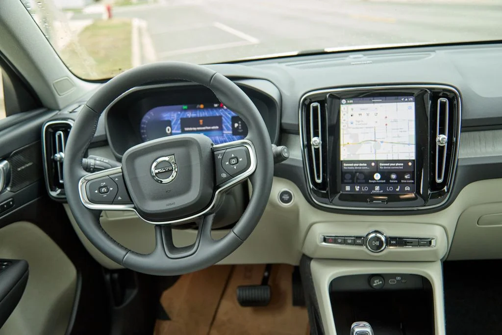 New 2026 Crystal White Volvo Plus image 24