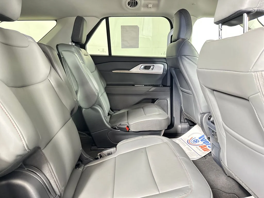 New 2026 Vapor Blue Metallic Ford Active image 31