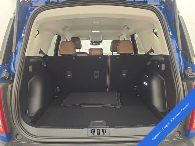 New 2026 Velocity Blue Metallic Ford Outer Banks® image 17