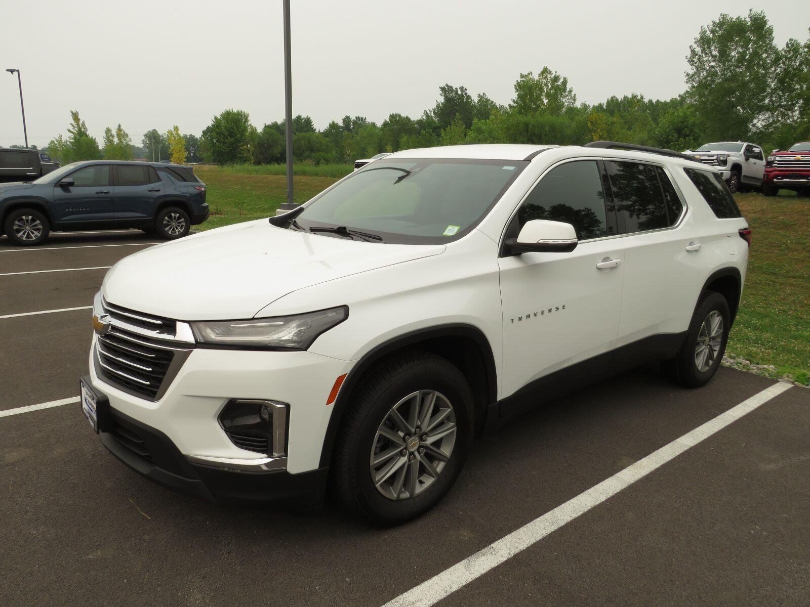 Used 2023 Summit White Chevrolet LT image 10