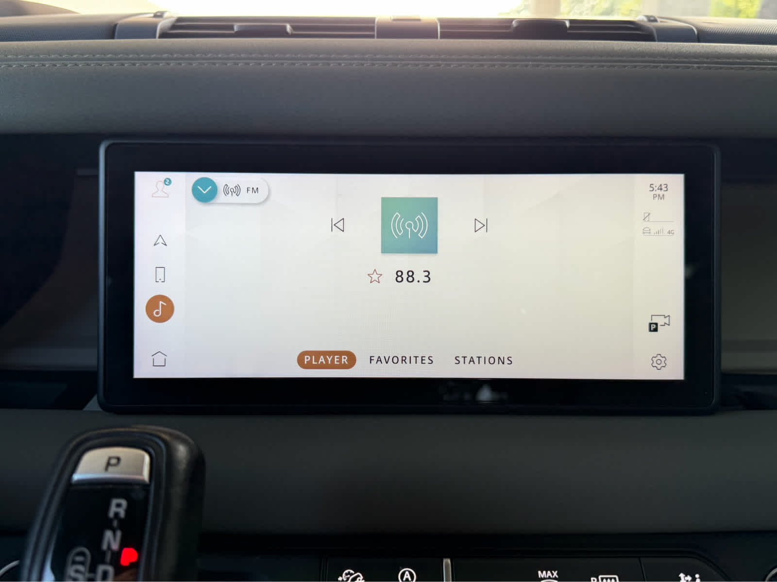 Used 2021 PANGIA GREEN Land Rover SE image 19