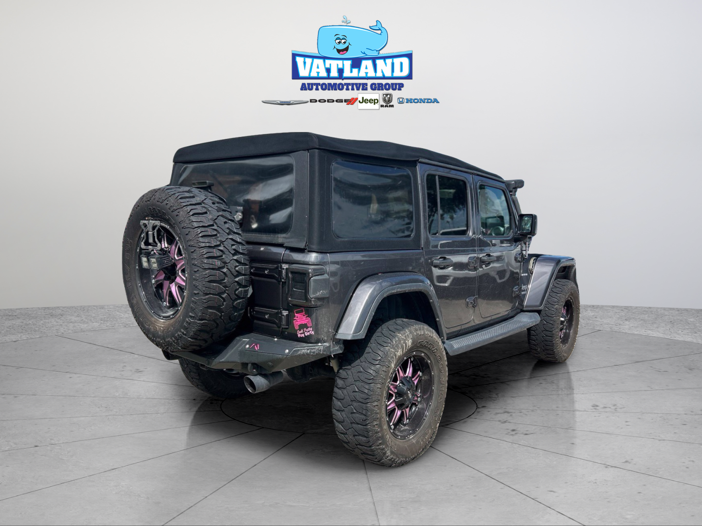 Used 2018 Gray Jeep Unlimited Sahara image 5