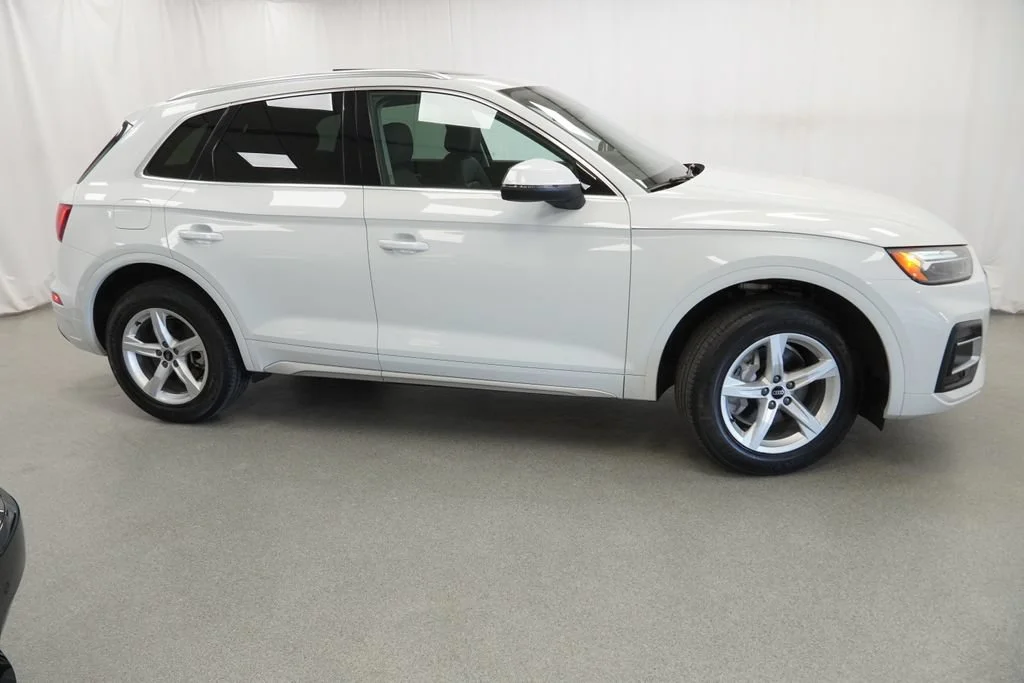 Used 2023 White Audi Premium 40 TFSI quattro S tronic image 5