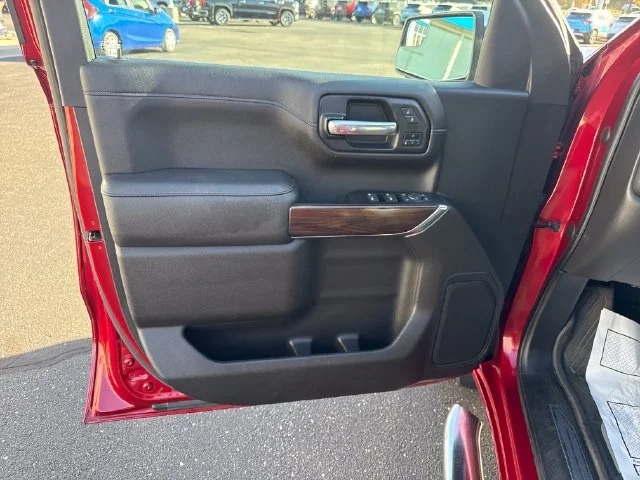 Used 2021 CAYENNE RED TINTCOAT GMC SLT image 12