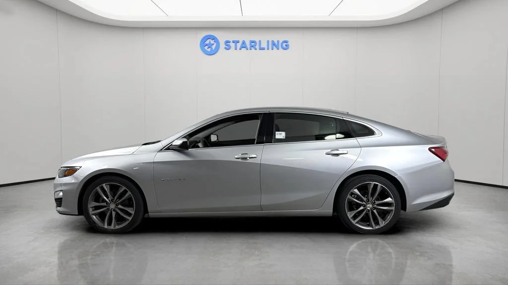 Used 2022 Silver Ice Metallic Chevrolet LT image 3