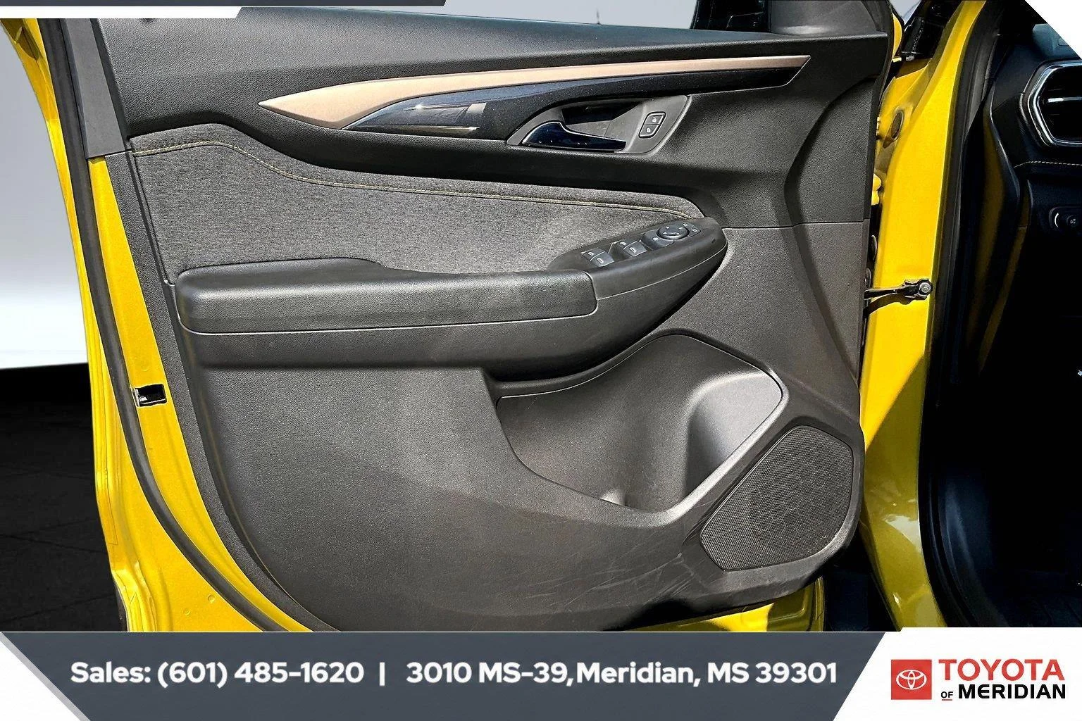 Used 2025 Nitro Yellow Metallic Chevrolet ACTIV image 17