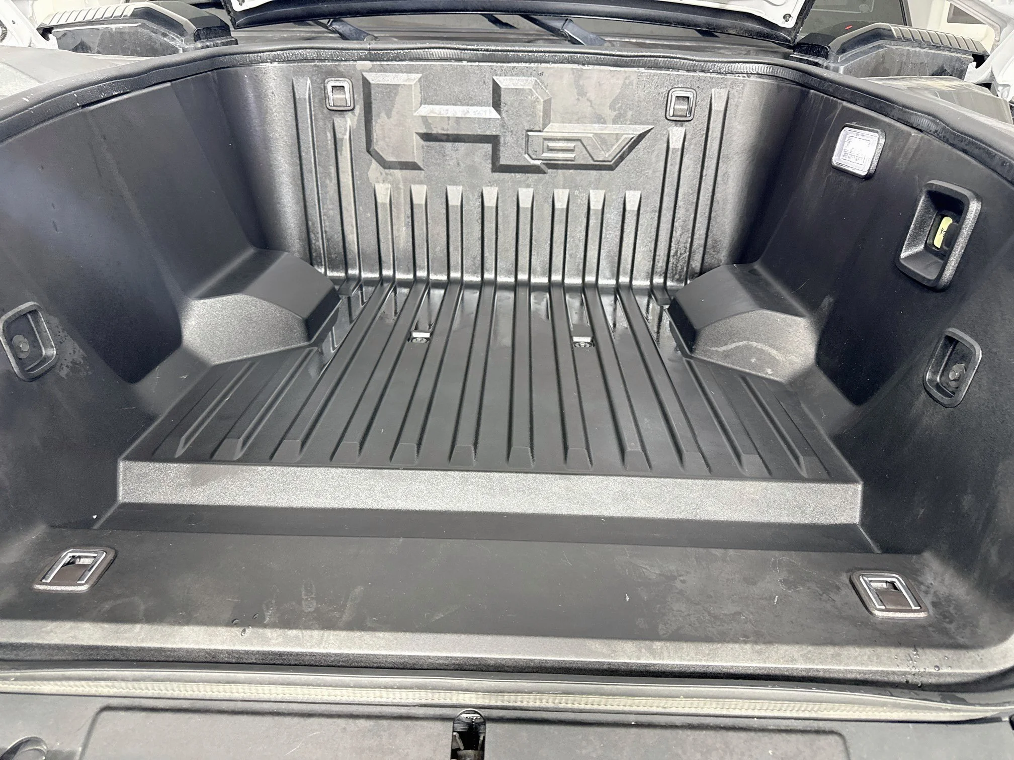 Used 2024 Interstellar White GMC 2X image 33