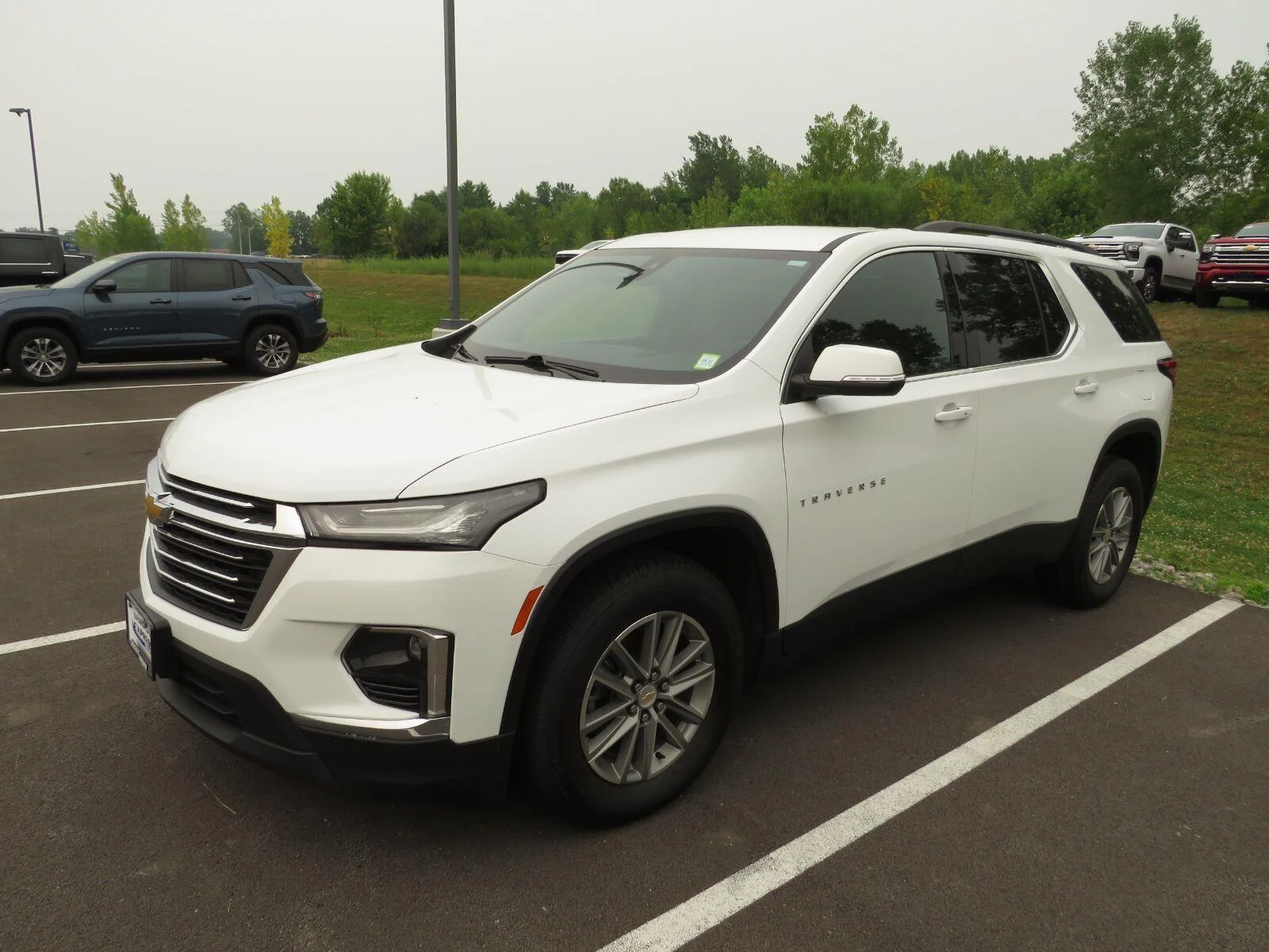 Used 2023 Summit White Chevrolet LT Cloth image 10