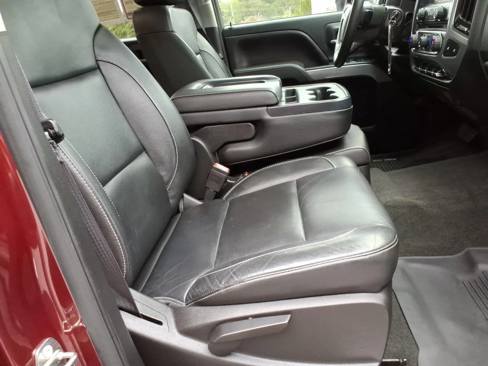 Used 2016 Butte Red Metallic Chevrolet LT image 20