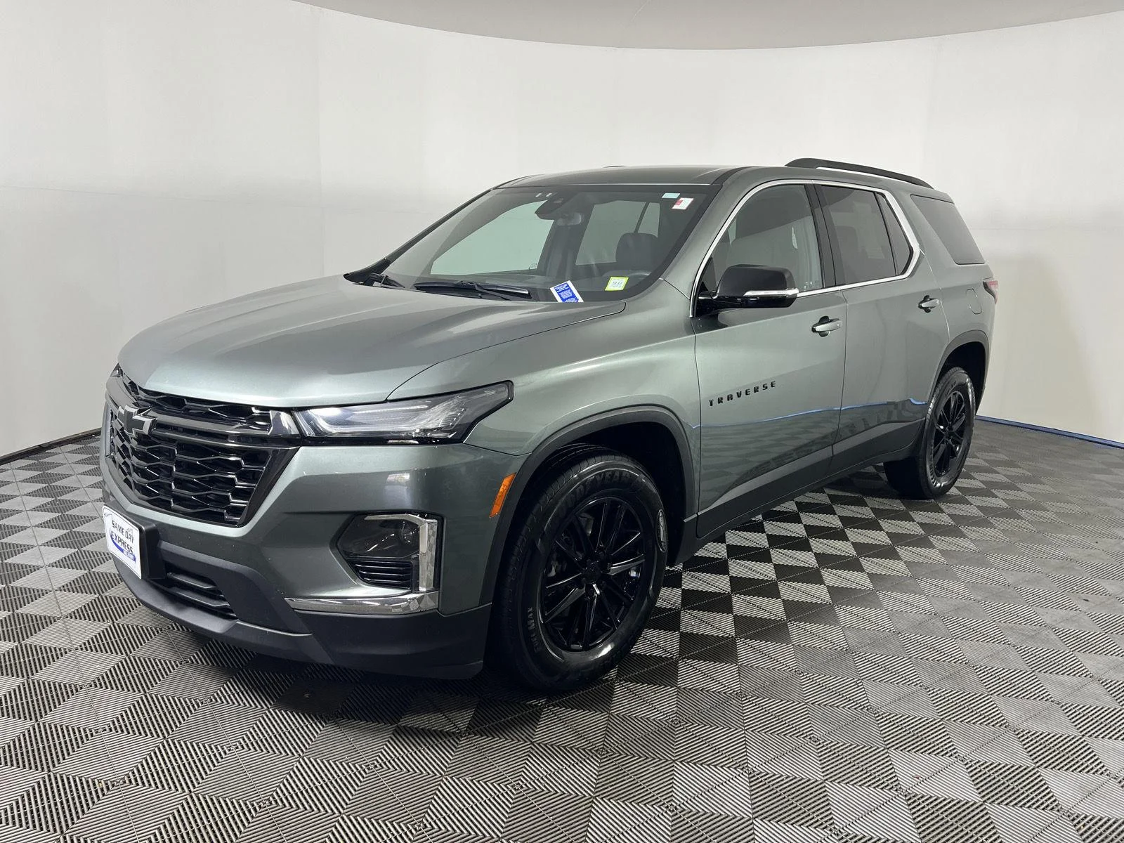 Used 2022 Silver Sage Metallic Chevrolet LT Cloth image 30