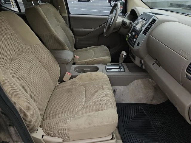 Used 2015 Black Nissan SV image 30