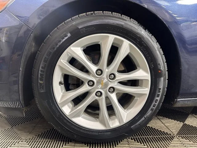 Used 2018 Blue Chevrolet Hybrid image 10