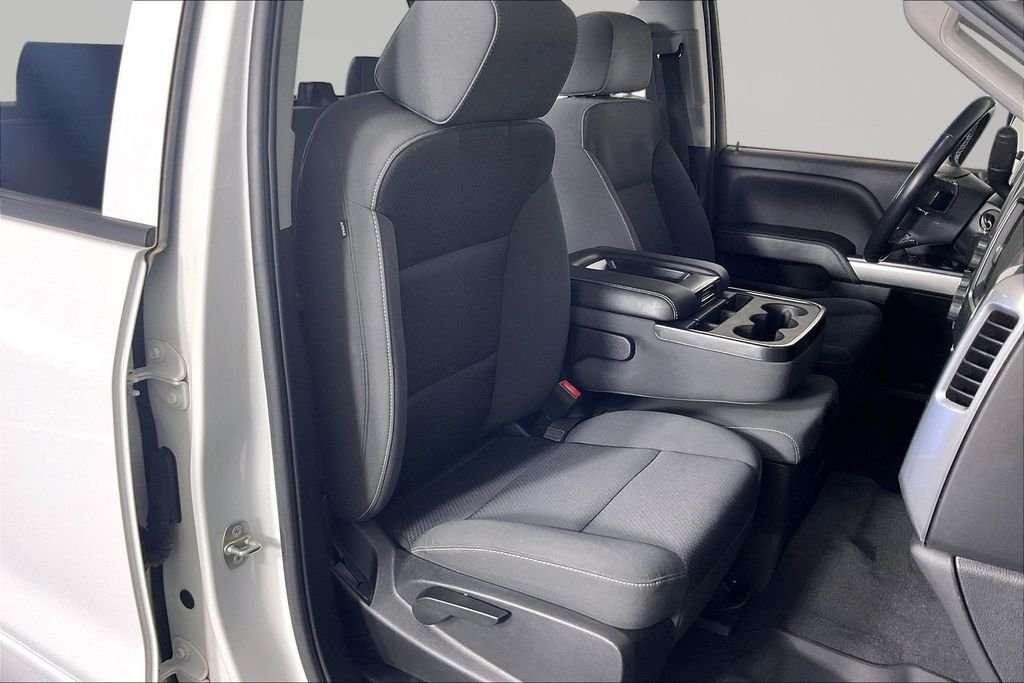 Used 2019 White Chevrolet LT image 26