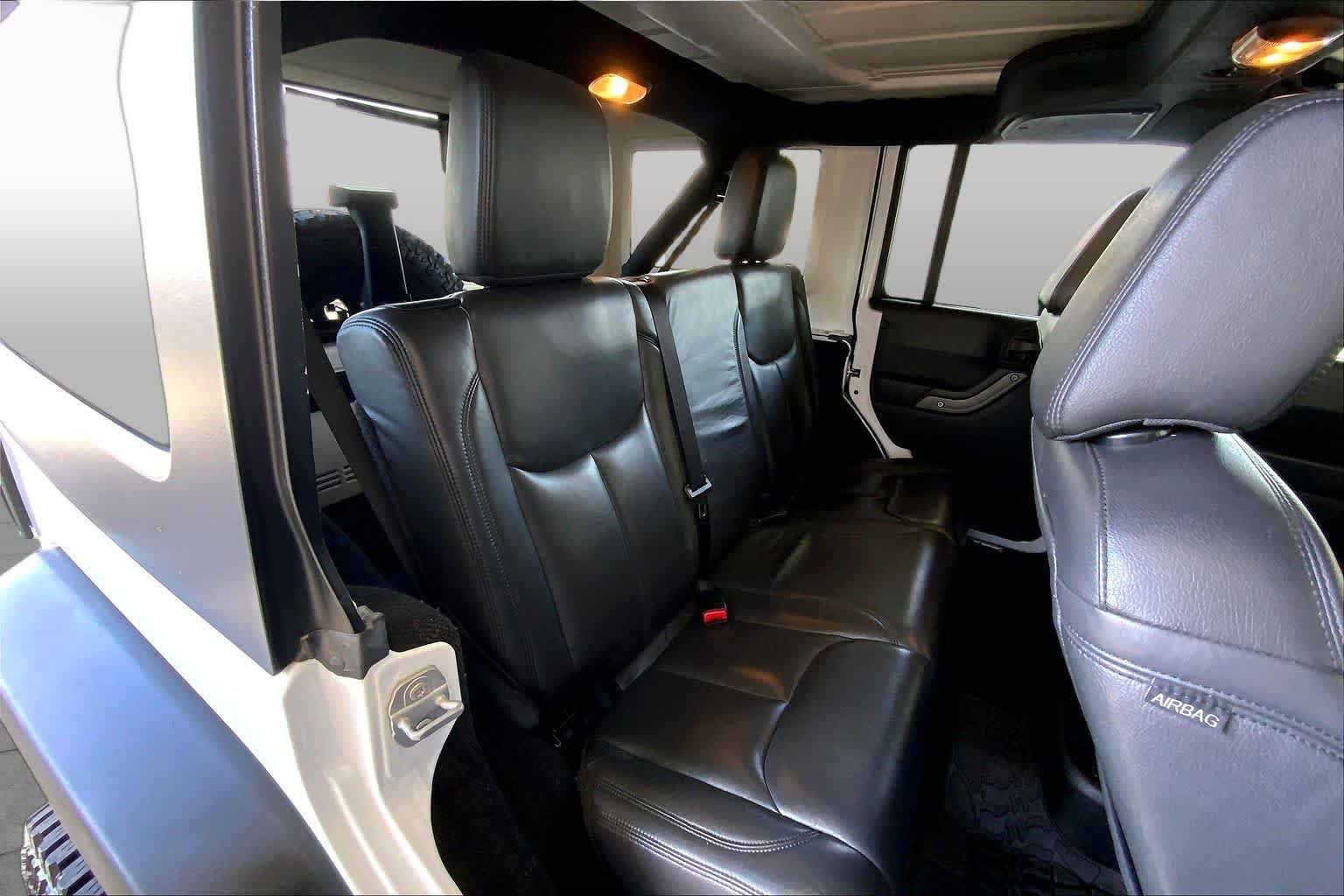 Used 2017 Bright White Clearcoat Jeep Sport image 19