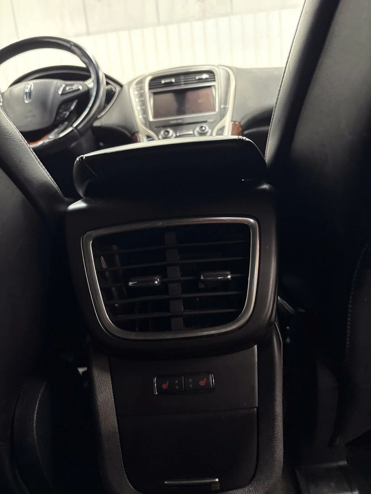 Used 2018 Black Velvet Lincoln Reserve image 18
