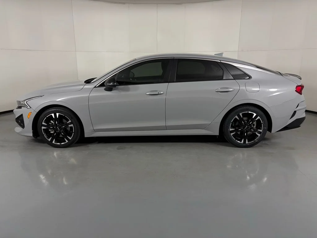 Used 2024 Gray Kia GT-Line image 5