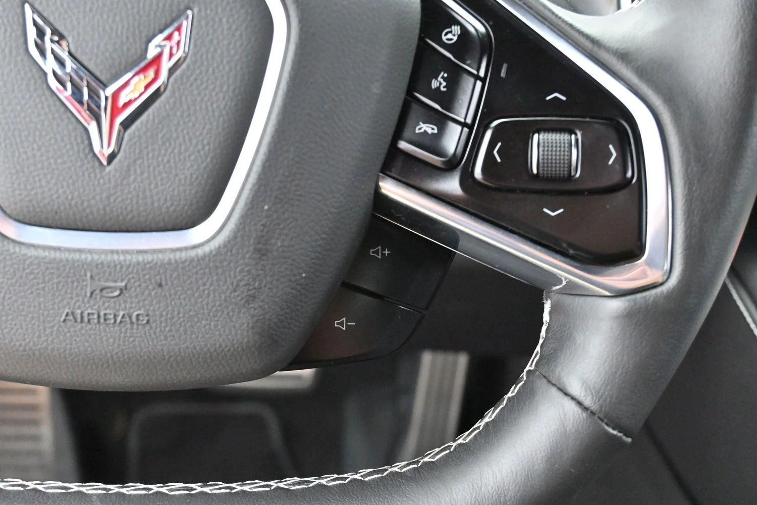 Used 2022 Torch Red Chevrolet 2LT image 19