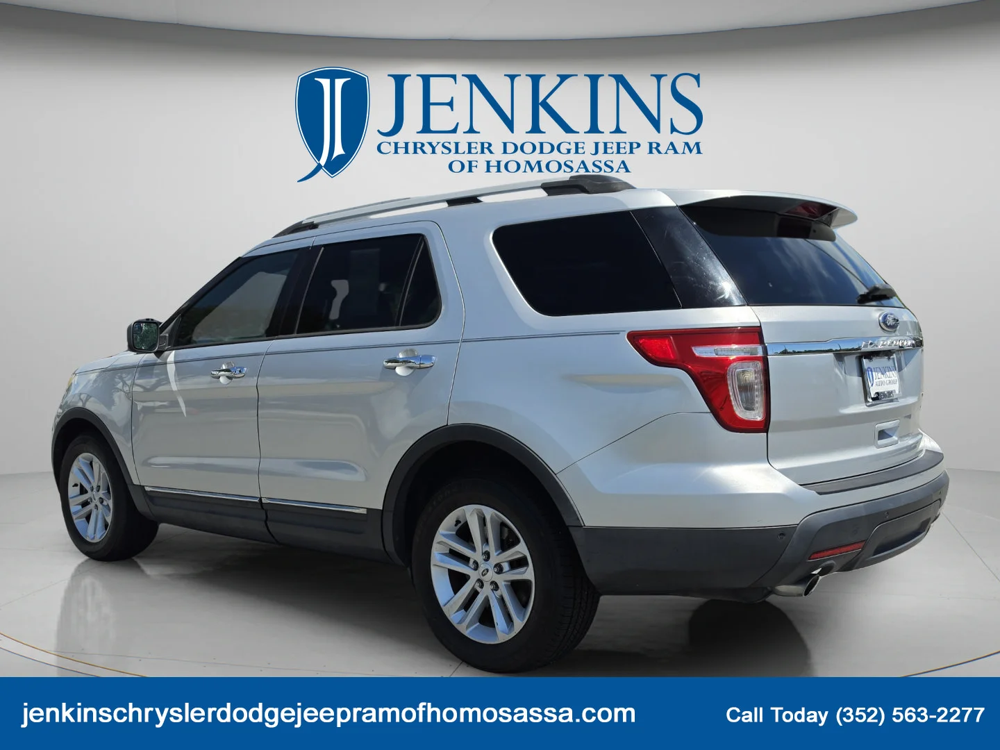 Used 2013 Ingot Silver Ford XLT image 8