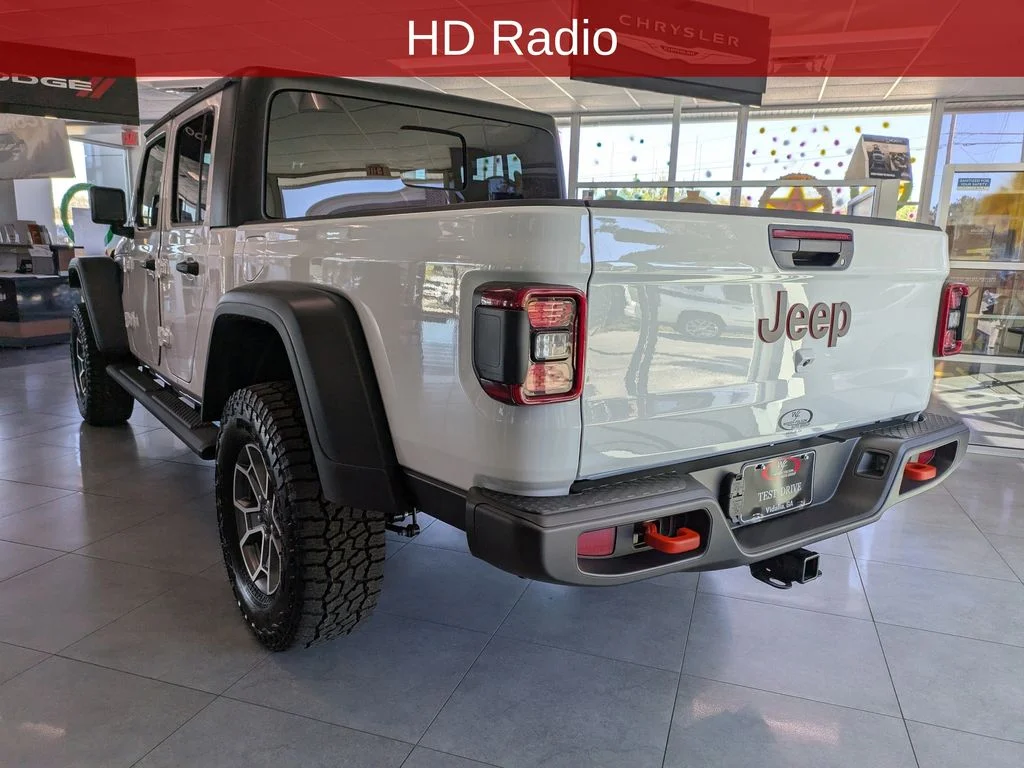 New 2026 Bright White Clear-Coat Exterior Paint Jeep Mojave image 8