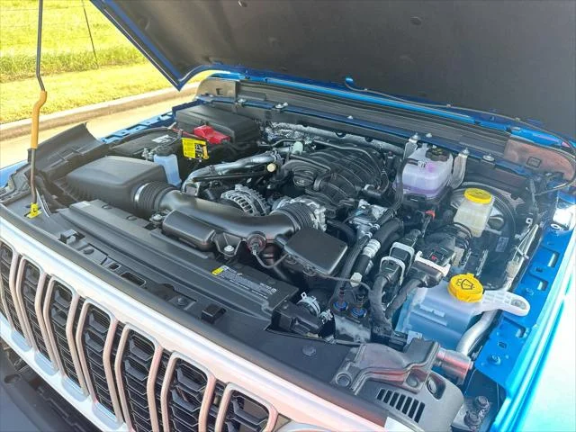 New 2026 Hydro Blue Pearl-Coat Exterior Paint Jeep Sahara image 24