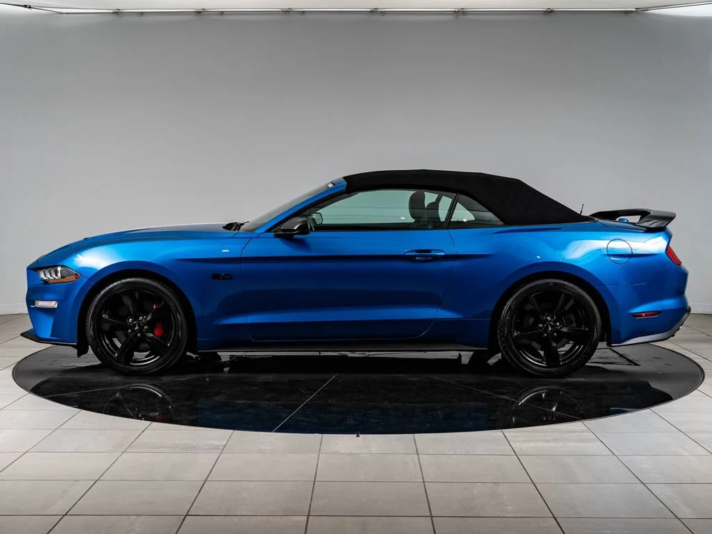 Used 2021 Velocity Blue Metallic Ford GT Premium image 13