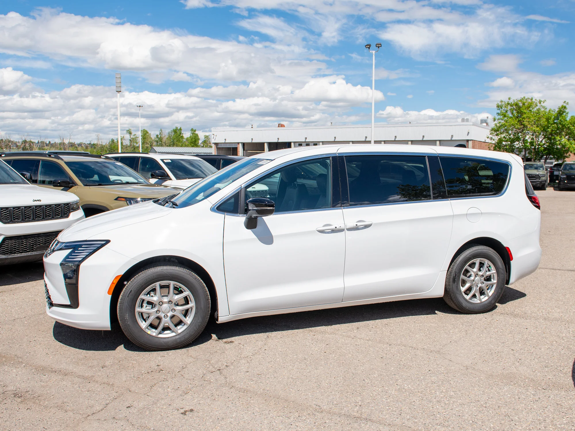New 2027 White Chrysler Select*, Remote Start, Heated Leather Seats, Lane Departure Warning image 2
