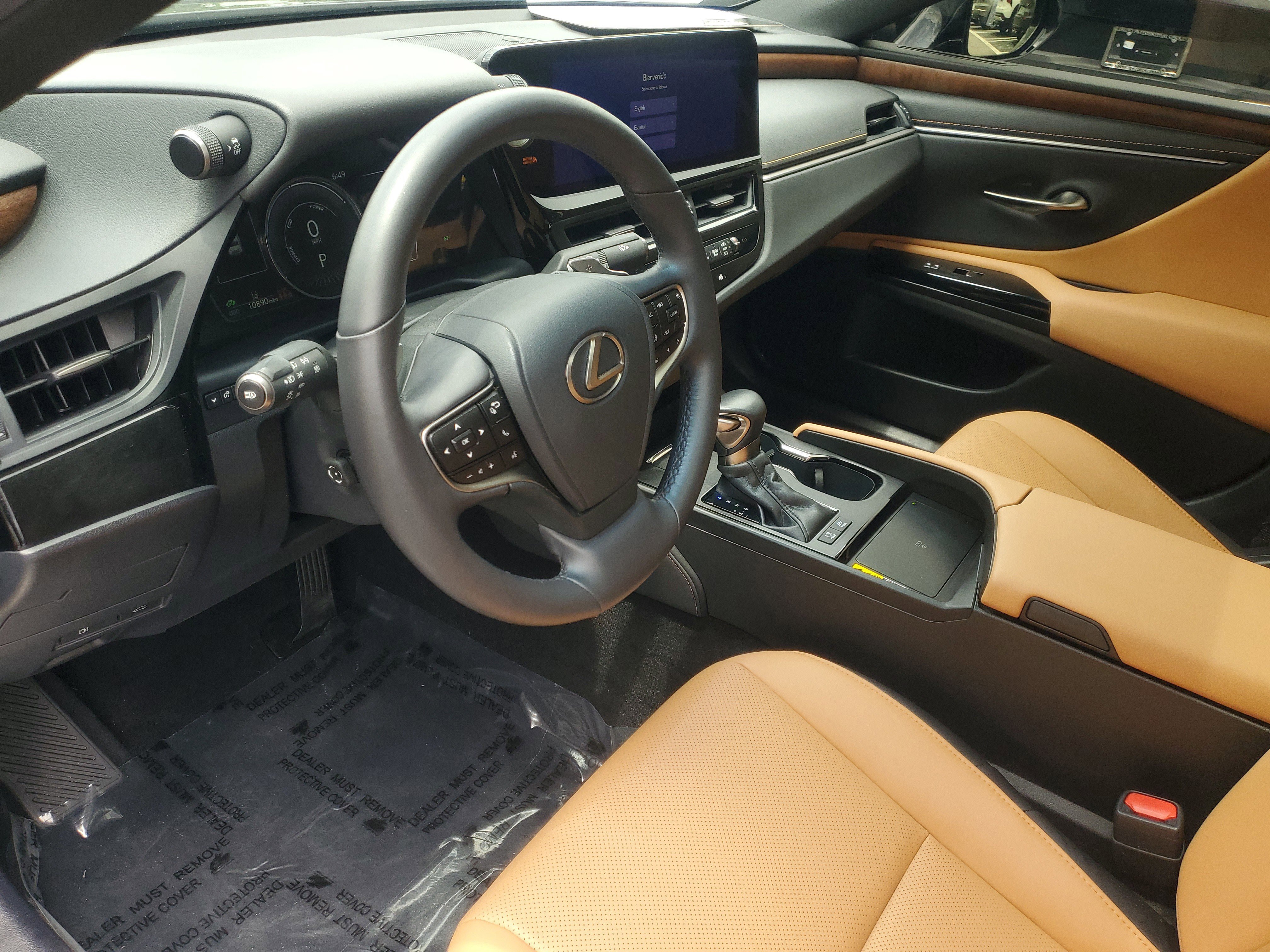 Used 2025 Mica Lexus ES 300h image 16