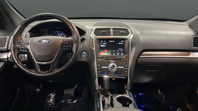 Used 2017 Magnetic Metallic Ford Limited image 11