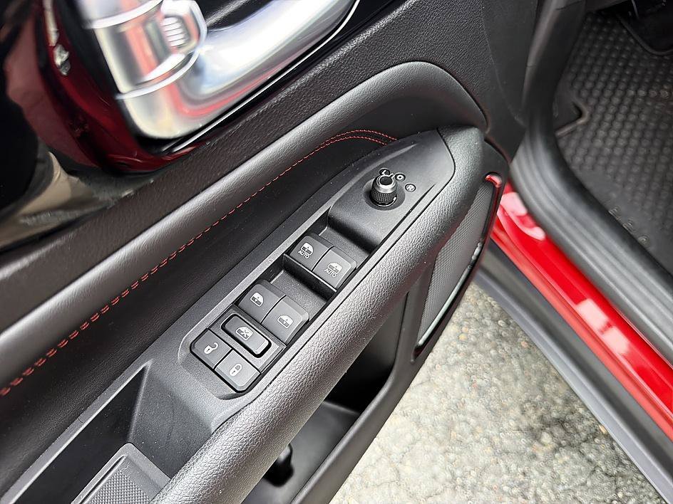 Used 2023 Redline Pearlcoat Jeep Trailhawk image 10