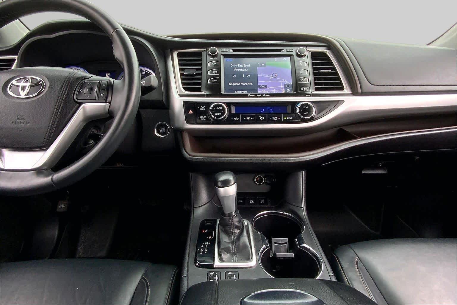 Used 2016 Blizzard Pearl Toyota XLE image 15