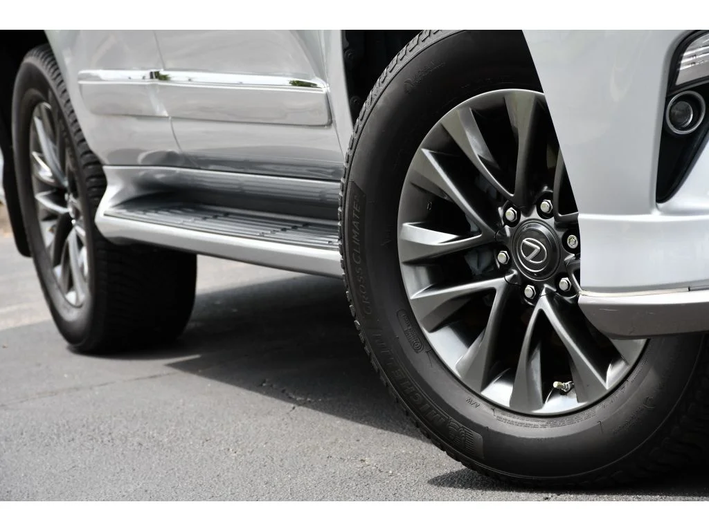Used 2019 Silver Lining Metallic Lexus Premium image 11